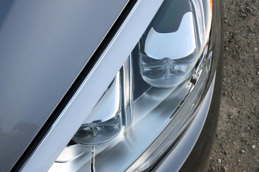  Kia K900 V8 2015 года  (фото 2 из 44)
